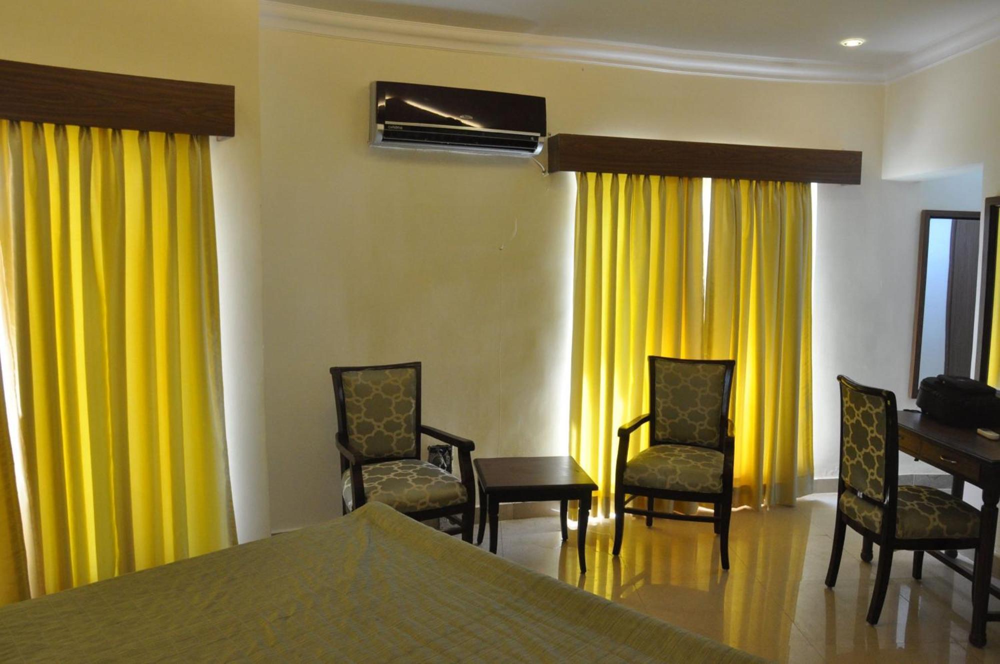 Karna Lake Tourist Resort Karnāl 外观 照片