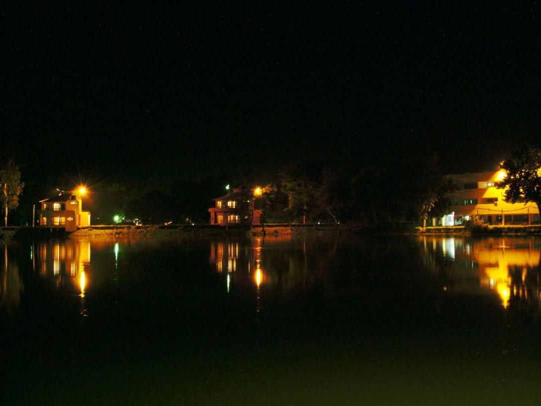 Karna Lake Tourist Resort Karnāl 外观 照片