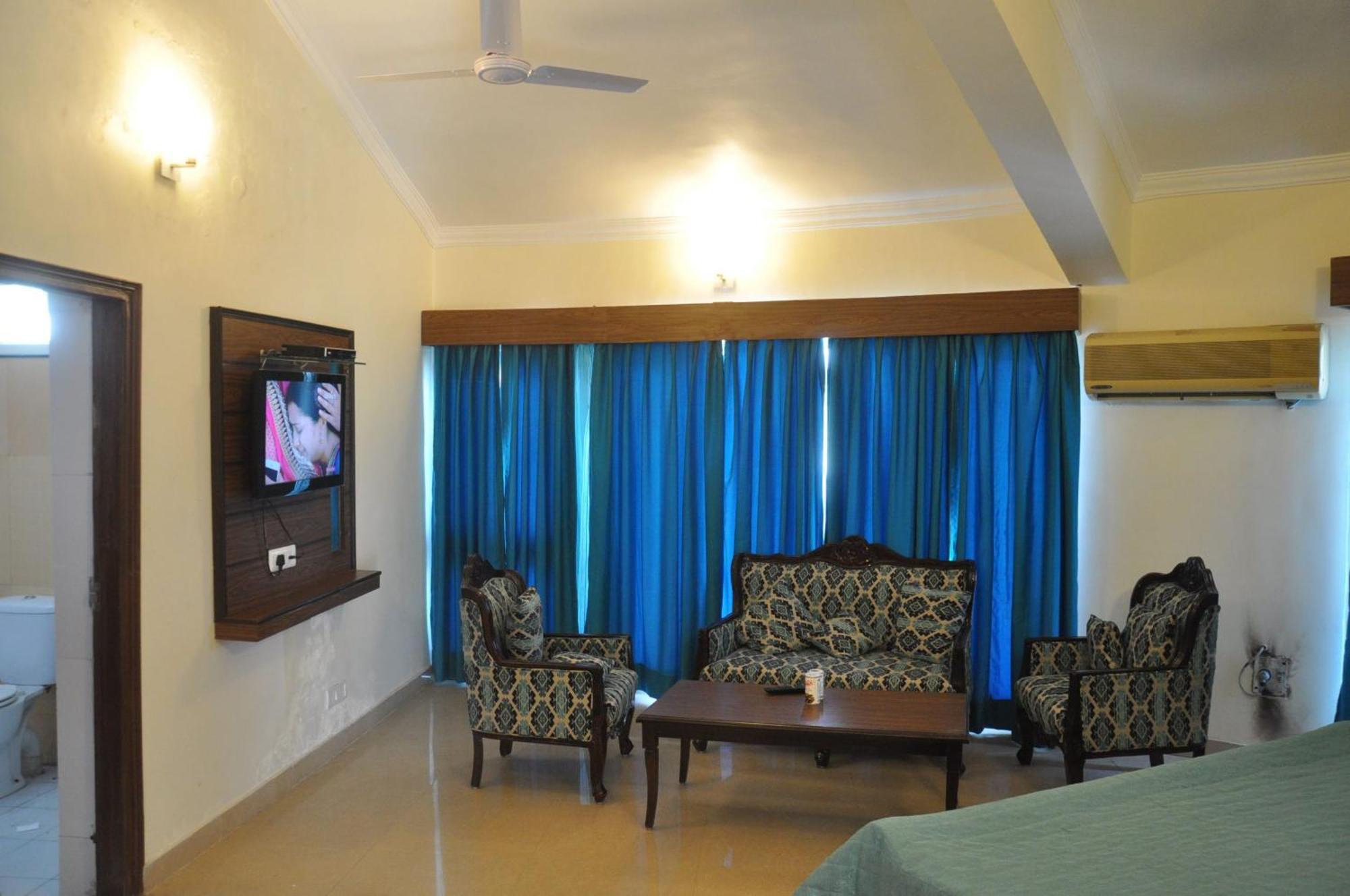 Karna Lake Tourist Resort Karnāl 外观 照片